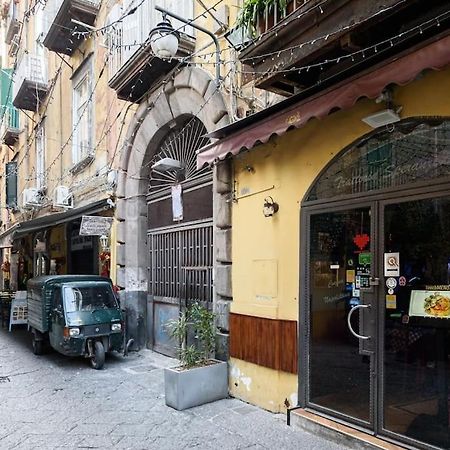 A Due Passi Da Toledo Apartment Napoli Exterior foto